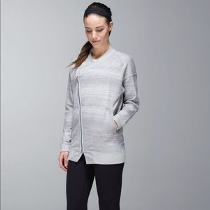 Lululemon mula bundle wrap size 6